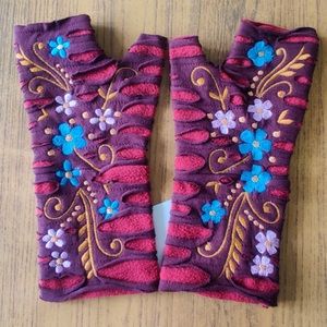 #NP9 Nepal gloves texting fingerless mittens NEW NWT